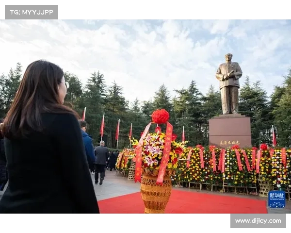 女篮出征亚洲杯前开展爱国主义教育活动 全队瞻仰毛泽东同志铜像激发集体荣誉感